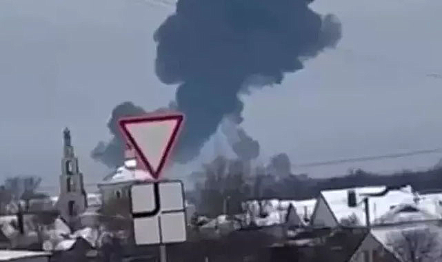 Rus askeri uçağı düştü! Onlarca ölü var