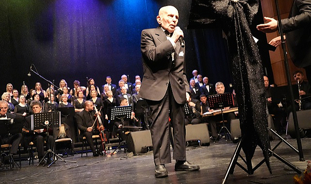 Samsun'da 100 yaşındaki korist büyüledi!