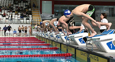 Samsun’da havuzda madalya mücadelesi