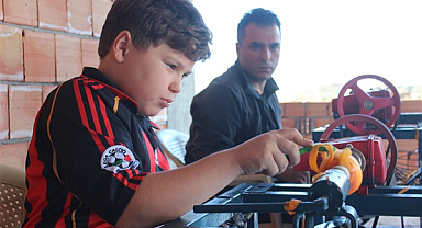 Samsun'da iki kardeşin geliştirdiği hurma soyma makinesi ailesinin üretimini arttırdı