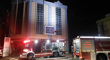 Samsun'da mefruşat mağazasının çatısı yandı