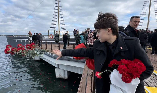 Samsun'da Mübadiller denize karanfil bıraktı