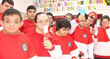 Samsun'da özel öğrencilerin karne heyecanı