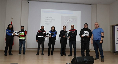 Samsun'da polisten motosiklet sürücülerine eğitim    