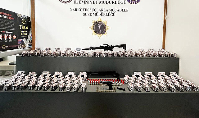 Samsun'da sentetik eczalar ve kaçak silahlar ele geçirildi