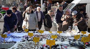 Samsun'da yeni yıl ile birlikte hamsi rağbet görüyor