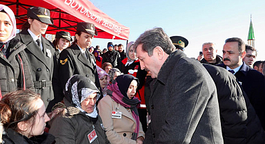 Samsun Valisi Tavlı Ordu'da şehit cenazesine katıldı
