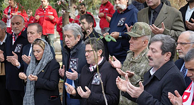 Samsunsporlular için anma töreni düzenledi