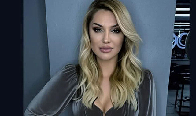 Songül Karlı'dan  dekolteli poz