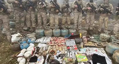 Teröristlerin 8 katlı mağarası imha edildi