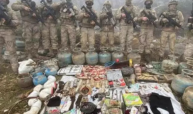 Teröristlerin 8 katlı mağarası imha edildi