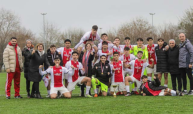 Uğur Okulları'nın gururu: Samsunspor Akademi şampiyon!