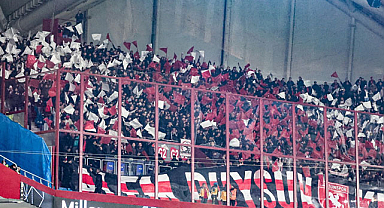 Yılport Samsunspor taraftarının muazzam coşkusu