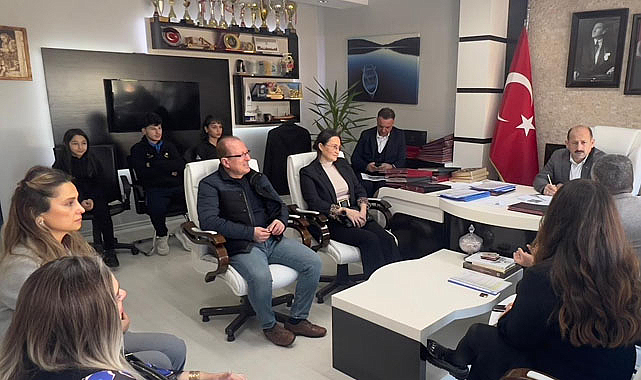 Artistik buz patencilerden Dereci’ye ziyaret