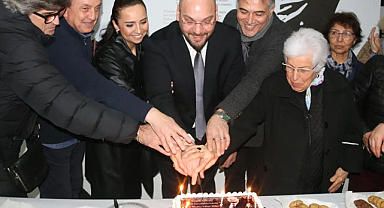 Atakum'da CHP adayı Serhat Türkel'e doğum günü sürprizi