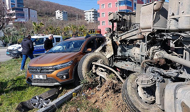 Atakum’da feci kaza: 2 kişi yaralandı