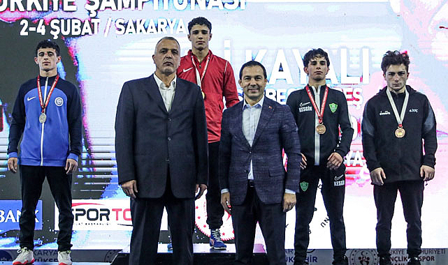 Büyükşehir güreş takımından şampiyonluk başarısı