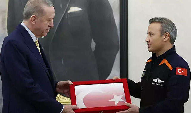 Cumhurbaşkanı Erdoğan, Alper Gezeravcı'yı kabul etti