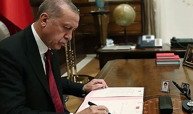 Cumhurbaşkanı Erdoğan gece yarısı hepsini görevden aldı