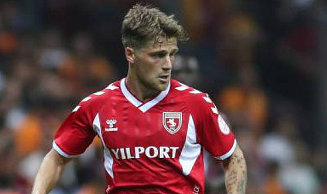 Holse, performansla adeta büyüledi