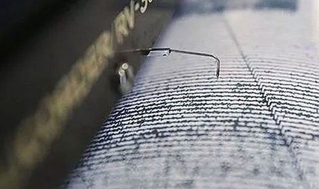 İzmir açıklarında deprem