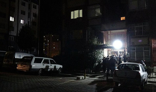 İzmir'de bir kadın yardım istediği polis memurunu vurdu