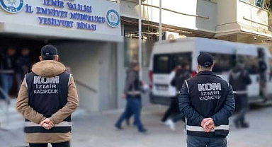 İzmir merkezli FETÖ operasyonunda 15 gözaltı