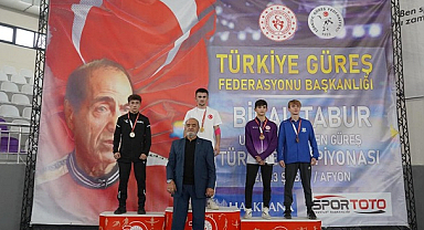 Kavaklı güreşçiler başarıyla döndü