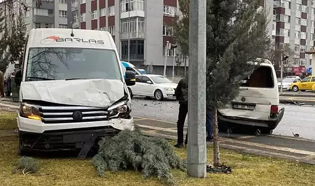 Kayseri'de kaza! Savrulan araç yayaya çarptı