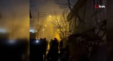 Müstakil ev alevlere teslim oldu