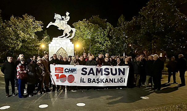 Özdağ'dan depremin yıl dönümünde iktidara sert tepki