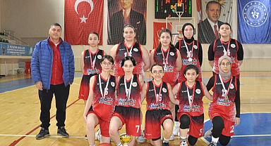 Şampiyon Çarşamba Anadolu Lisesi oldu