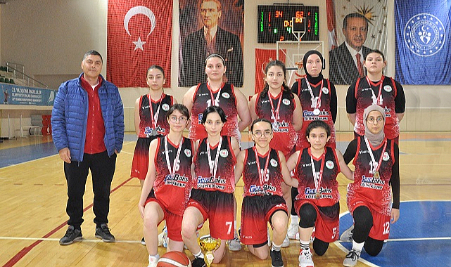 Şampiyon Çarşamba Anadolu Lisesi oldu