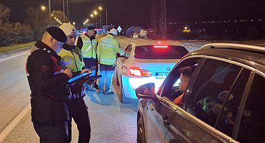 Samsun’da gece uygulamasında sürücülere ceza yağdı