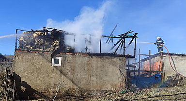 Samsun'da samanlıkta korkutan yangın