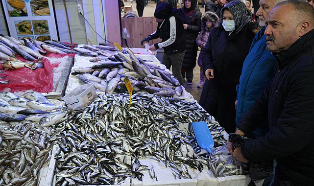 Samsun’da tezgahların gözdesi somon ve istavrit