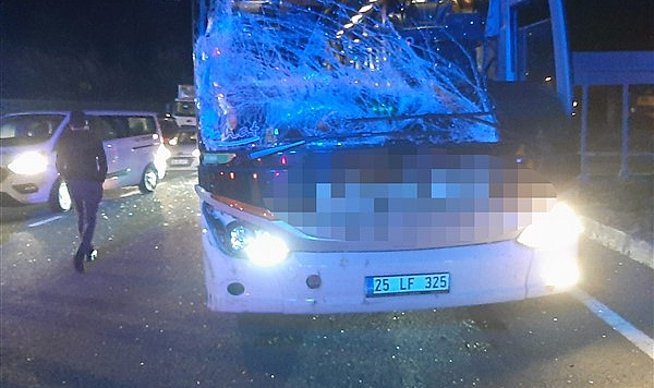 Samsun - Gaziantep seferi yapan yolcu otobüsünün kazası kamerada   