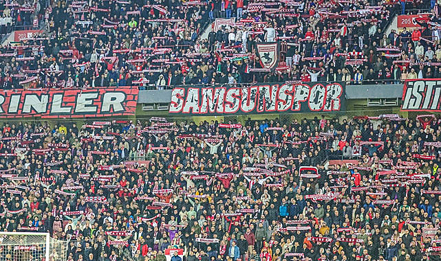 Samsunsporlu taraftarlardan müthiş destek
