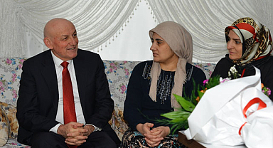 Şenol Kul Terme'deki depremzede aileleri ziyaret etti