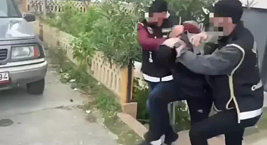 Suç örgütlerine operasyon! Adreslerden adeta cephanelik çıktı