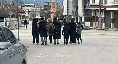 4 öğrenci kapanan okulda mahsur kaldı