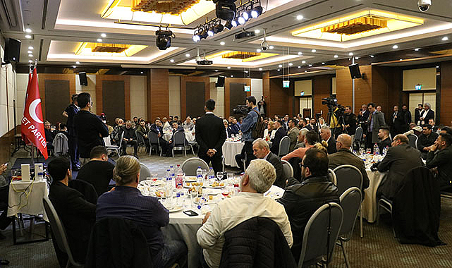 Gelecek Partisi Genel Başkanı Davutoğlu, Samsun'da iftar programına katıldı