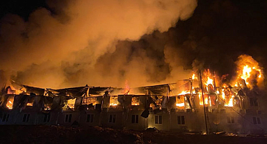 İşçilerin kaldığı konteyner alevlere teslim oldu