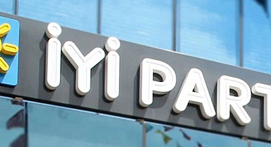 İYİ Parti'den 300 kişi CHP'ye katıldı