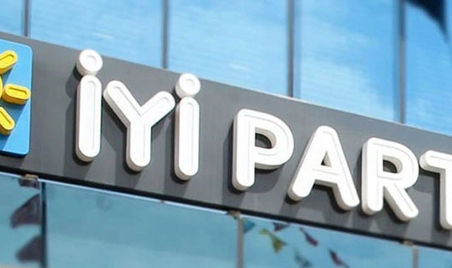 İYİ Parti'den 300 kişi CHP'ye katıldı