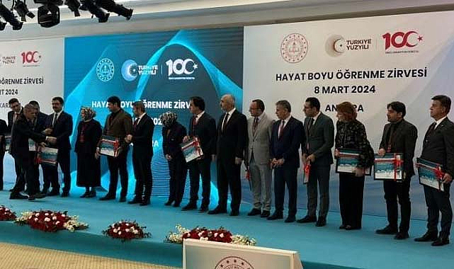 Milli Eğitim Bakanlığı'ndan Samsun'daki 2 halk eğitim merkezine ödül