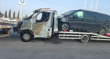 Mustafa Destici’nin makam aracını taşıyan çekici yandı