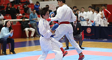Okul Sporları Karate Gençler Türkiye Birinciliği, Samsun'da devam ediyor