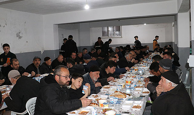 Samsun'da mahalle sakinleri, 20 yıldır iftarı birlikte yapıyor
