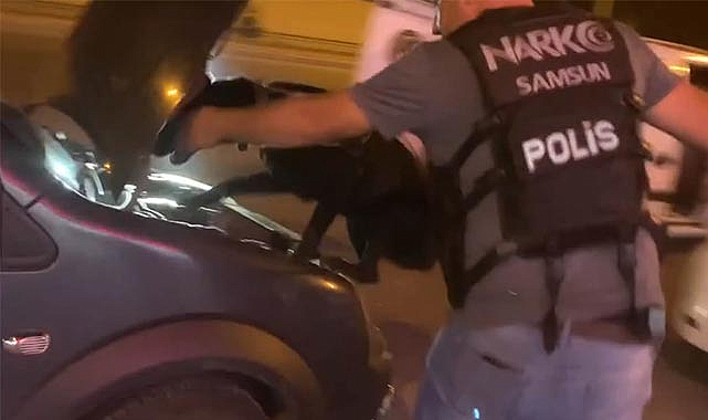 Samsun’da met baskını! Vites kutusuna saklamış